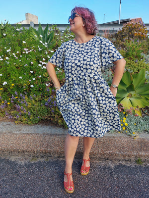 Nelly Wade Dress in Ditsy Daisy