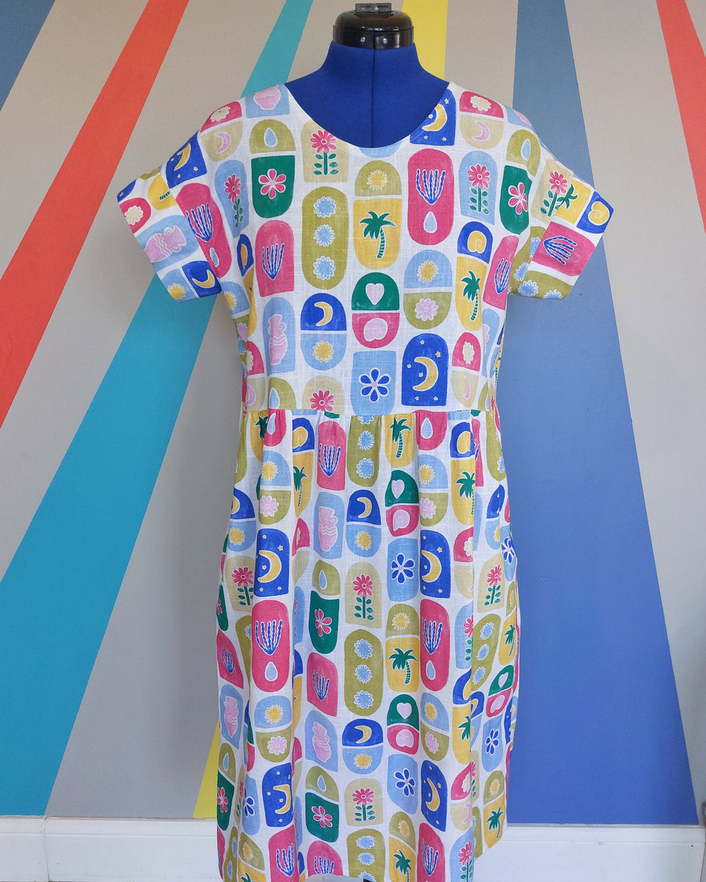 Nelly Dress (Size M)  in Summer Motifs. Sample Sale